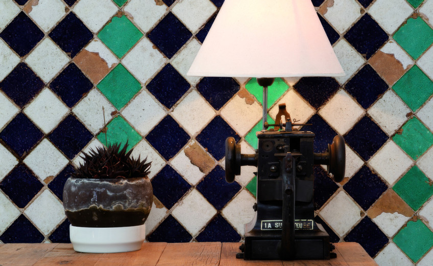 Wallpaper with Tile and Mosaic Optics Wallpaper with Tile and Mosaic Optics