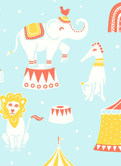 Majvillan Papier peint Circus - Light Blue/ Red/ Yellow/ Cream White-2023.1 Majvillan Papier peint Circus - Light Blue/ Red/ Yellow/ Cream White-2023.1