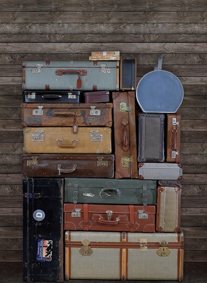 Wandbild Stacked Suitcases von Rebel Walls - Pile-2416.3 Wandbild Stacked Suitcases von Rebel Walls - Pile-2416.3