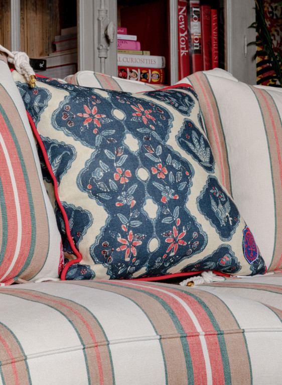 Mindthegap Phoenicia Batik Cushion-5998 Mindthegap Phoenicia Batik Cushion-5998