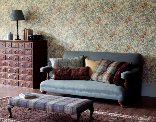 Morris & Co Wallpaper Golden Lily