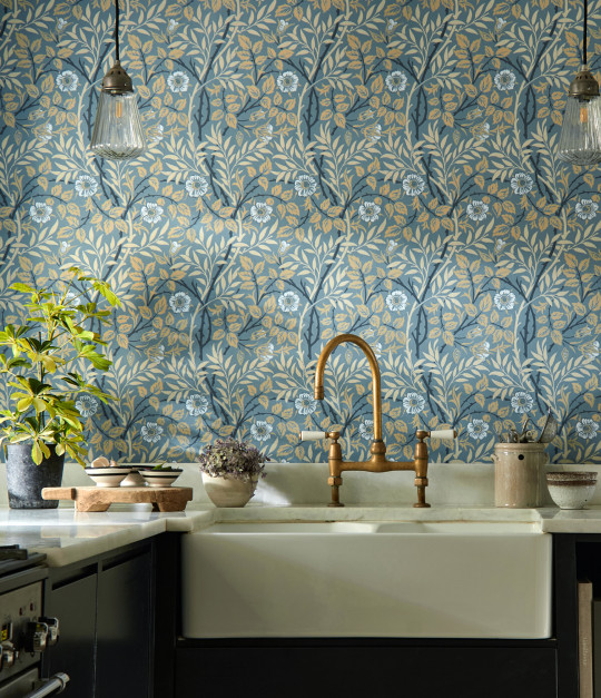Morris & Co Wallpaper Sweet Briar