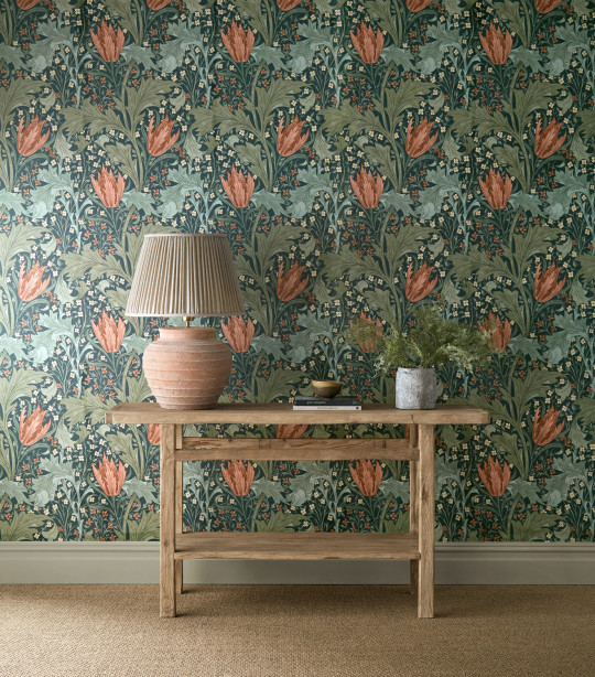 Morris & Co Wallpaper Lent Lily