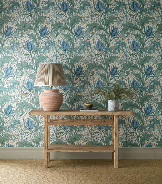 Morris & Co Wallpaper Lent Lily