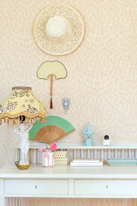 Majvillan Wallpaper French Blond