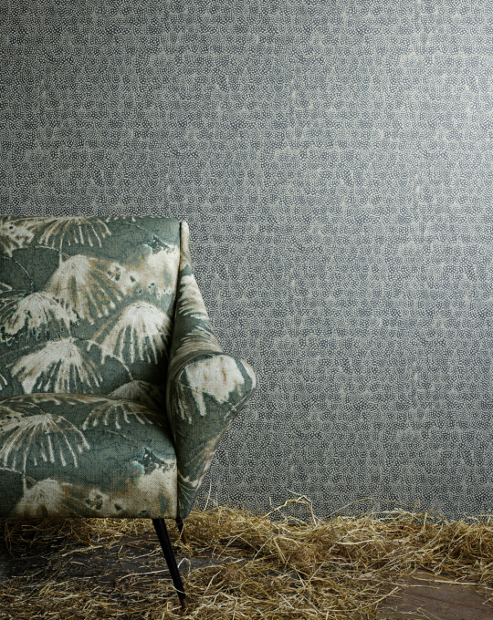 Zoffany Wallpaper Guinea - Charcoal