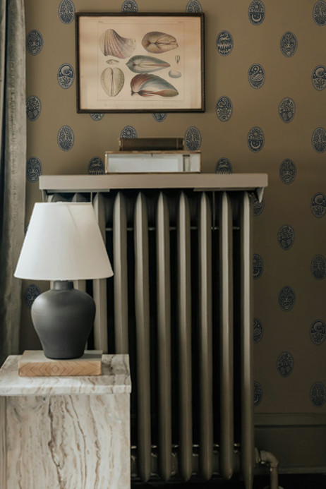 Josephine Munsey Tapete Linear Cameos - Shell, Churt Blue/ Cliffwell Stone