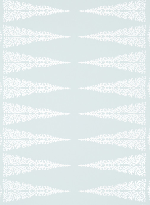 Anna French Tapete Ellery Stripe - White on Soft Blue