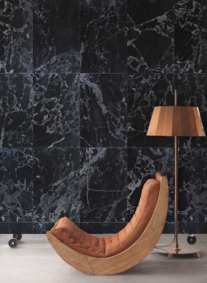 Black Marble Wallpaper - NLXL Tapete von Piet Hein Eek