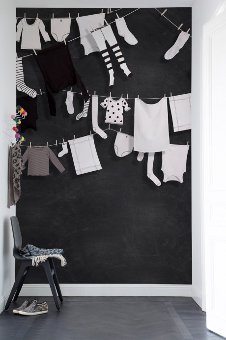 Rebel Walls Carta da parati panoramica Laundry Day - Black/ White