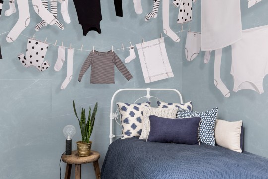 Rebel Walls Papier peint panoramique Laundry Day - pale blue