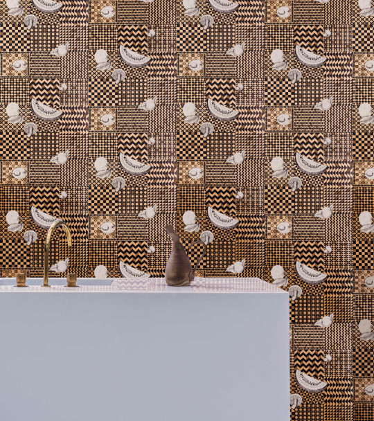 Cole & Son Wallpaper Frutta e Geometrico - Black/ White/ Gold