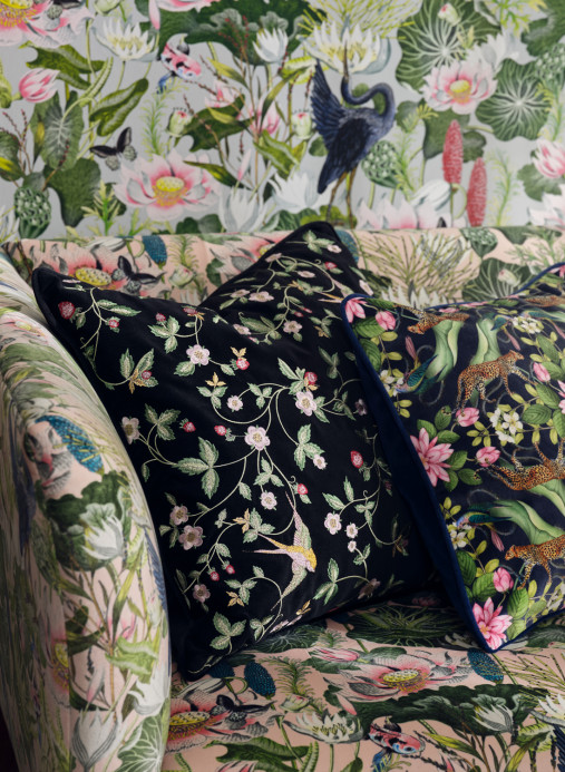 Clarke & Clarke Stoff Wild Strawberry - Embroidery - Noir