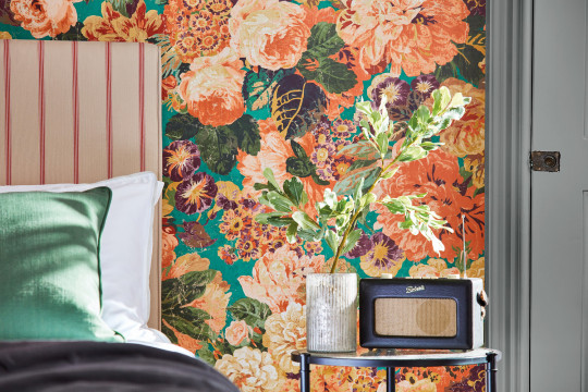 Sanderson Wallpaper Very Rose and Peony Kingfisher/ Rowan Berry