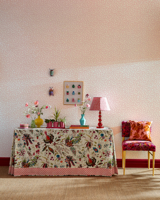 Harlequin Wallpaper Wiggle - Carnelian/ Rose Quartz