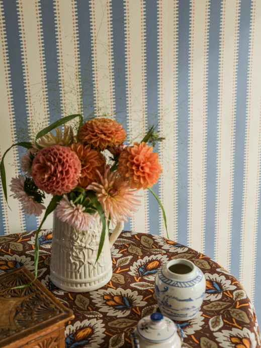 Långelid / Von Brömssen Tapete Jagged Stripe - Sky Blue