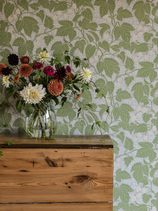 Långelid / von Brömssen Wallpaper Hops and Glory - Leaf Green