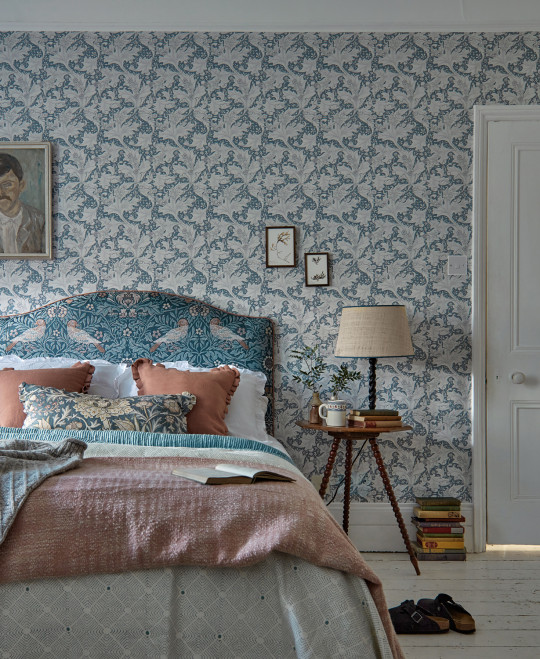 Morris & Co Tapete Wallflower - Woad Blue