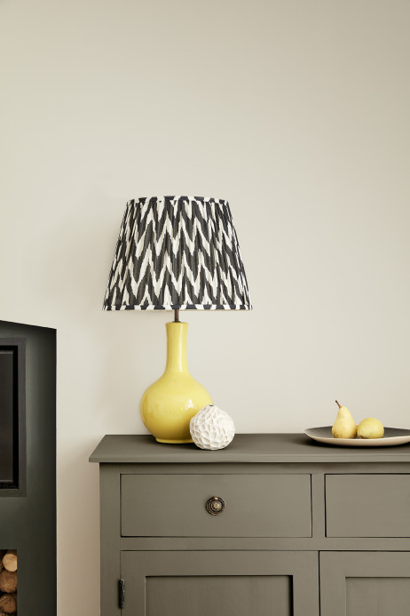 Little Greene Intelligent Matt Emulsion Paint - Portland Stone 77 - 1l