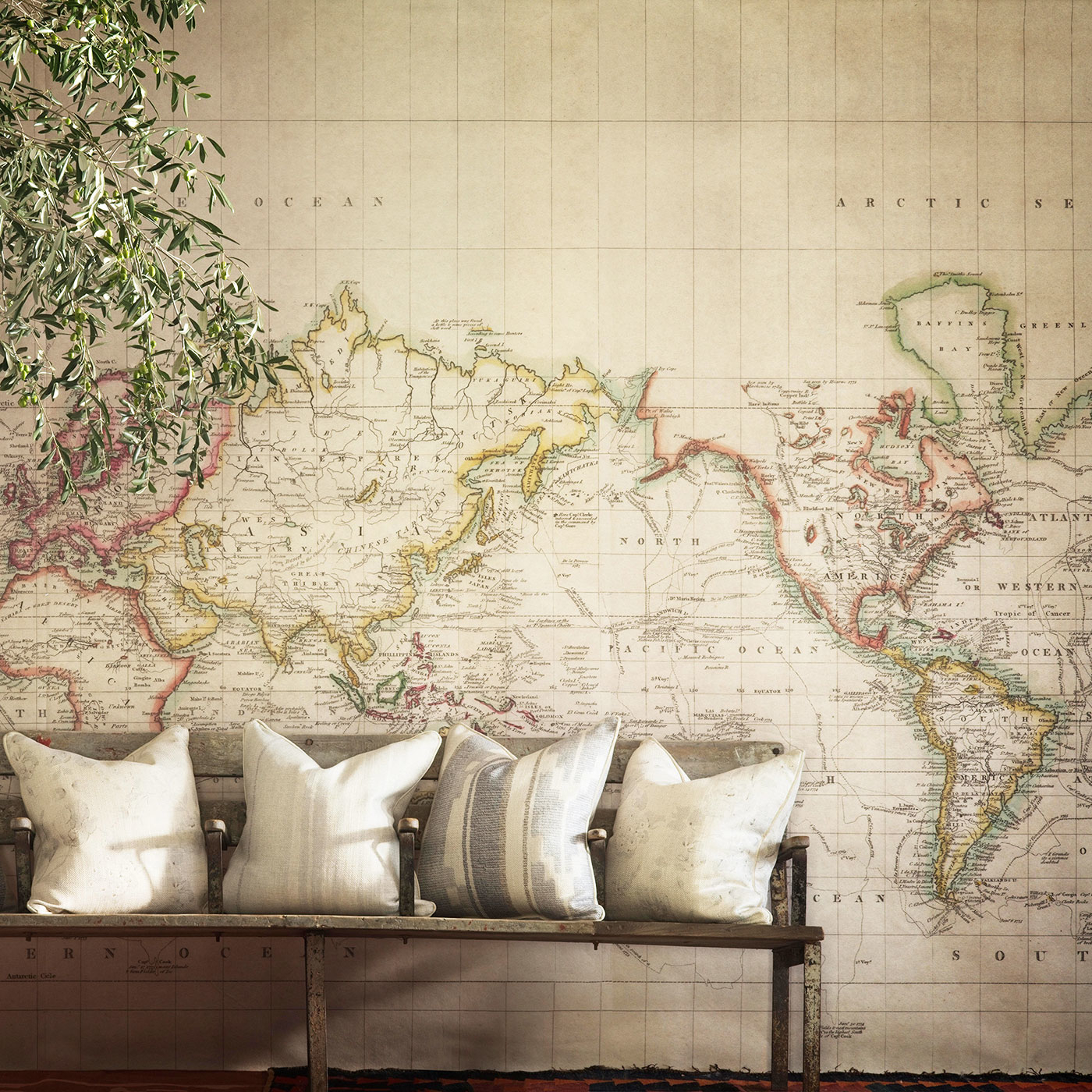 Andrew Martin Mural Latitude-8313