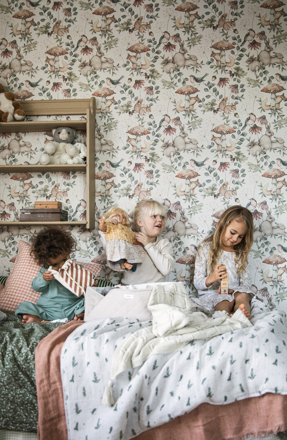 Borås Tapeter | Children Wallpaper Minou | meinewand.com