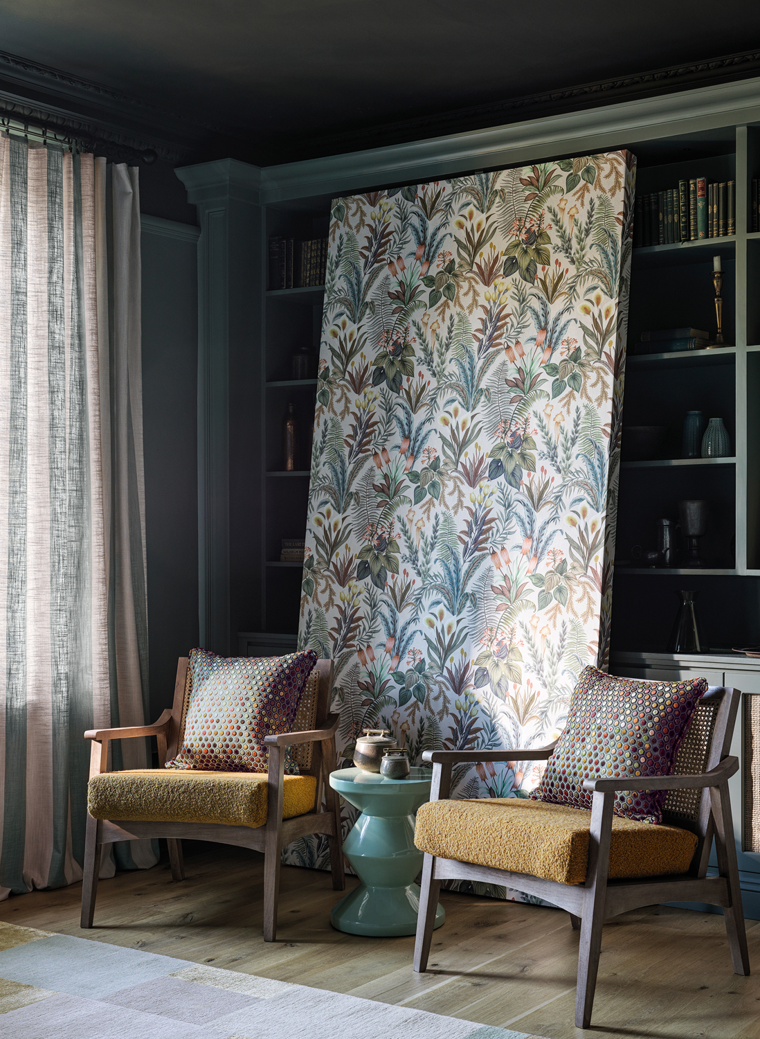 Osborne & Little Wallpaper Calla Lily-9668 Osborne & Little Wallpaper Calla Lily-9668